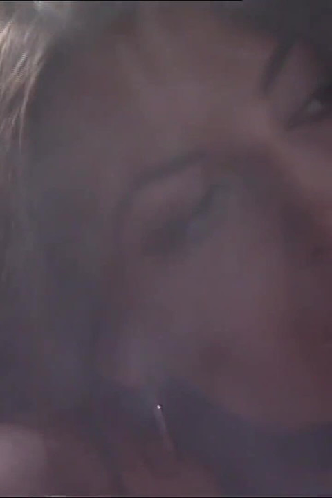 발정난 노예 앞에서 보지를 핥고 자위하는 아름다운 레즈 여주인 두 명