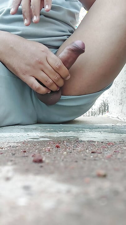 At alone on roof pissing on xhamstar #xhamstar #bigcock