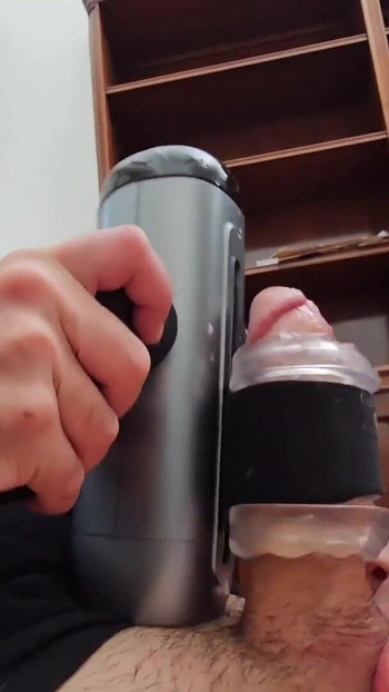 testowanie nowej zabawki "poręczny głaszcz" złej brzoskwini | Klip 2