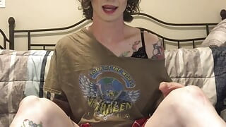 I try to stroke and still end up bouncing in a dildo!