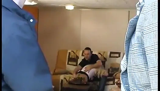 Büyük memeli sarışın sürtük grup seks yapıyor