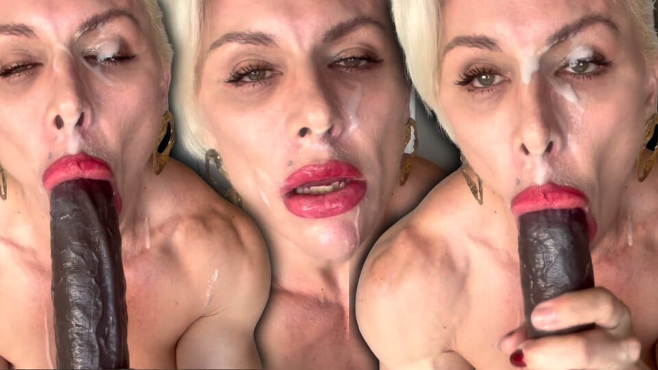 MILF FBB Peituda Engole Profundamente e Monta um Grande Dildo Preto
