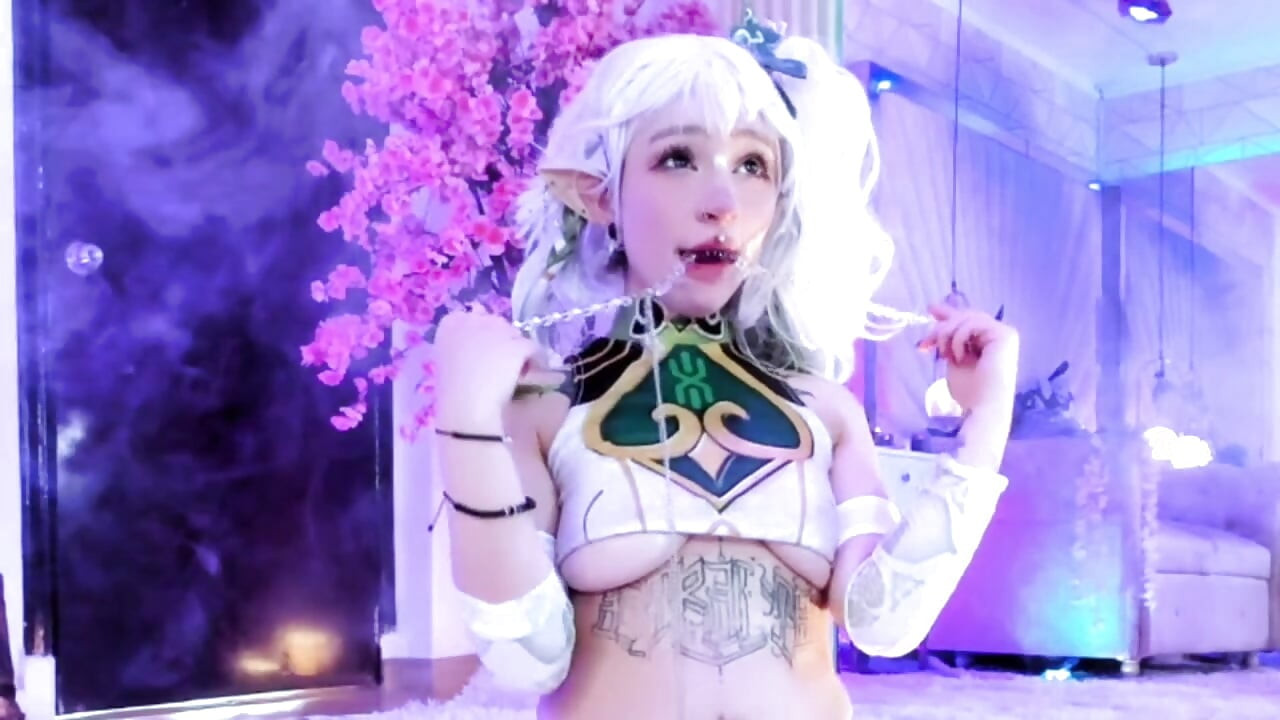 Petite nahida play whit gagtoy