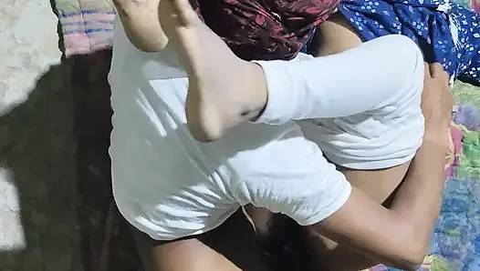 20 year old hot girl comes to as soon as she wants to
