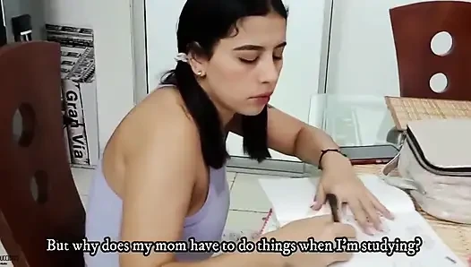 The Experienced MILF Candy Rouse Fucks the Pussy of the Beautiful Vayolet