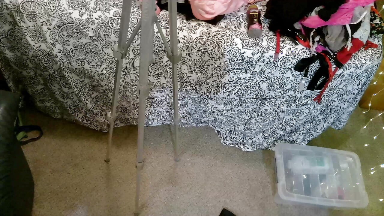 Huge unplanned cum shot in satin