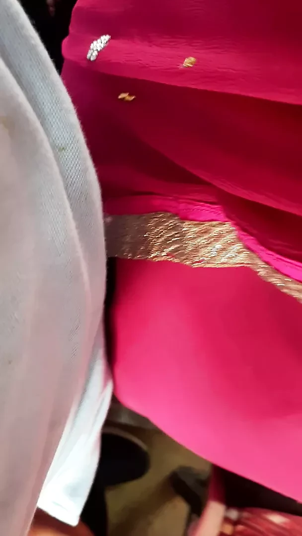 Muslim aunty enjoyed hindu dick gropping in bus