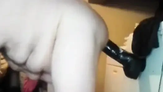 Büyük siyah dildo