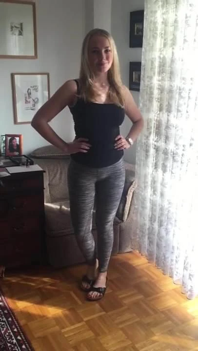 Viktoria has perfect toes in Sandals