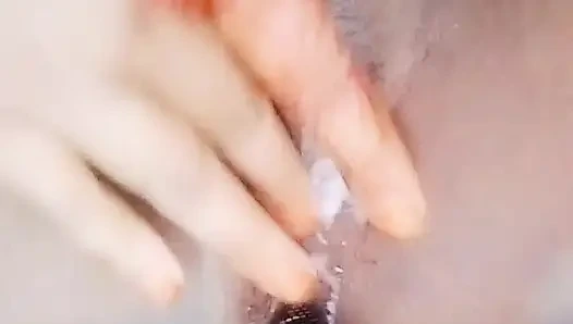 Desi's real bhabi pussy is squirming.