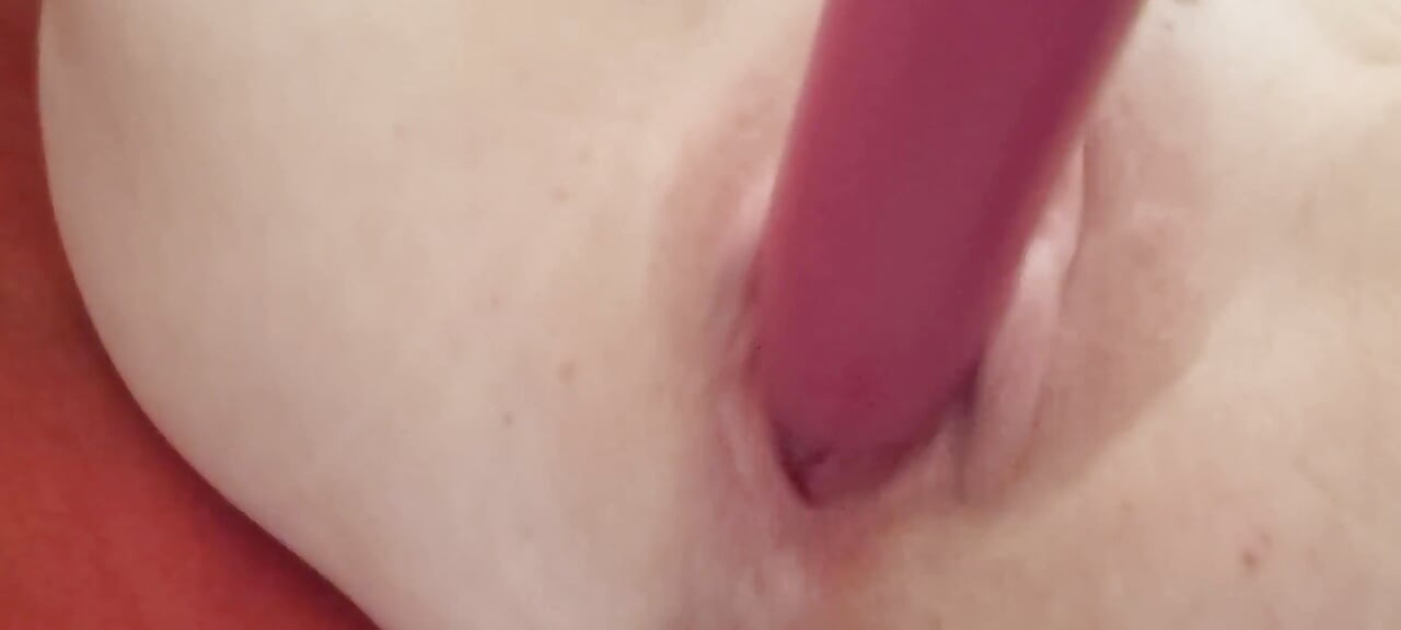 Intensywne zbliżenie jebanie dildo i squirting dwa razy