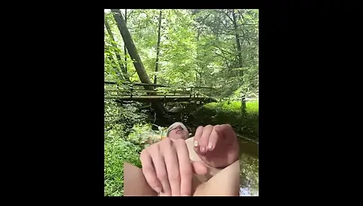 0 Fuß-nymphomanin Suzy Wylde Riesin bettelt um ihre muschi, um versohlt zu werden