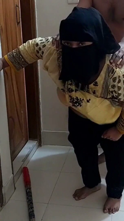 ek chor ghar mein aya aur mere wife ko kutte ke tarah choda Jabardast (came to the house &amp; fucked housewife Doggy style) | Clip 3