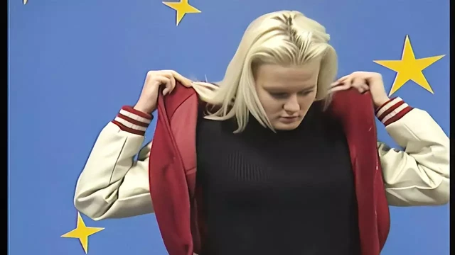 junge blonde teens bei selbstbefriedigung mit dildo gefilmt