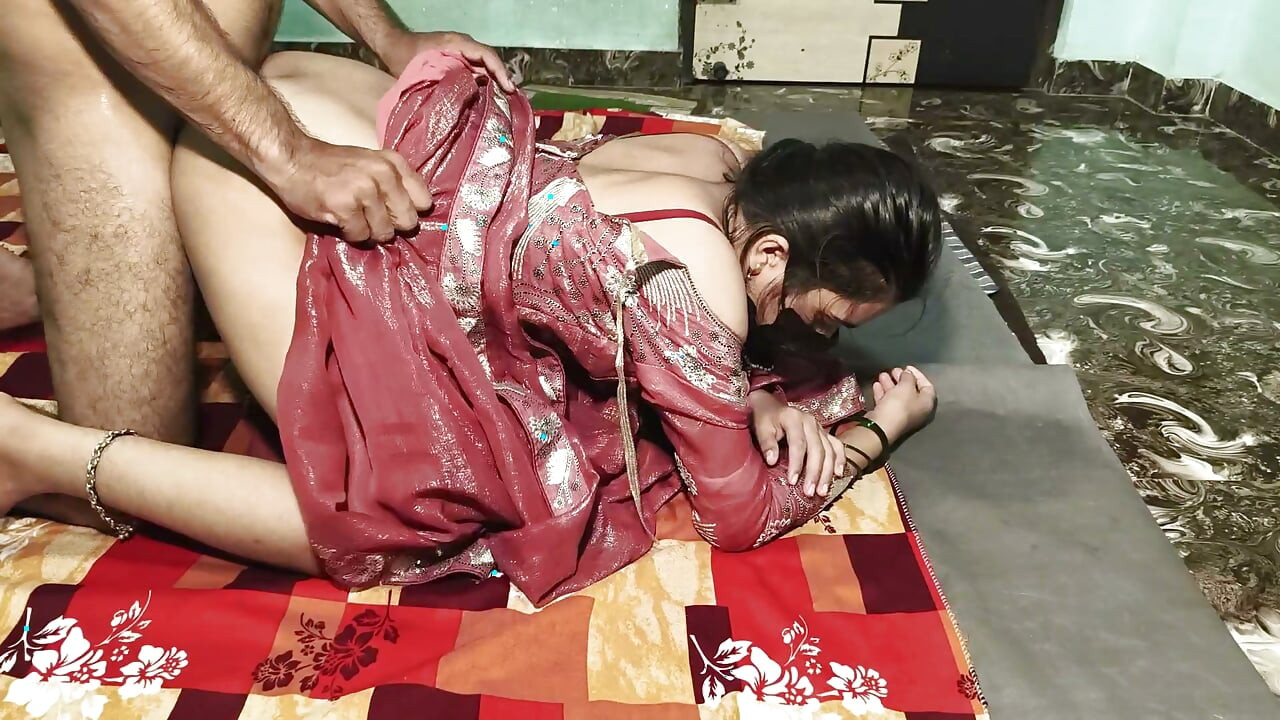 Sex romantic și real între un cuplu indian acasă, cuplu adevărat, filmare amatoare, futai dur și orgasm
