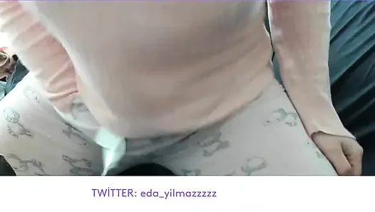 PİJAMAYLA AMSTURBASYON- TURK MİLF- TURK PORNO