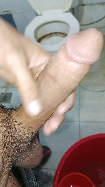 24-годишна мастурбация на младо момче