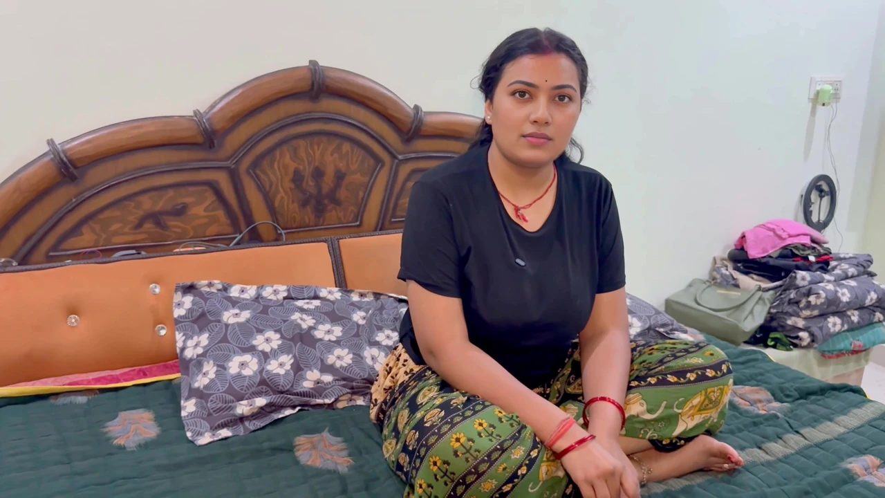 Bade ke jane ke baad chote ne bhabi ko akela dekh uthya mauke ka fayeda