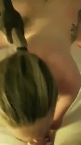 Menunggang si blonde