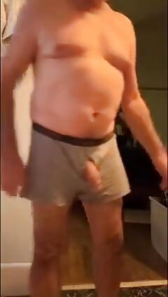 Ohtrevor Κατουράει και κατουράει