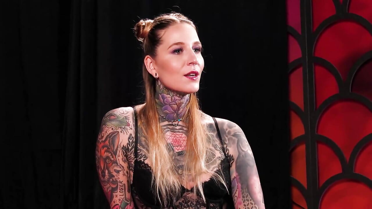 Tattooed Slut Gets Fucked Properly and Makes a Masturbation Show