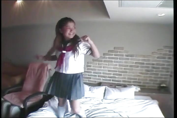 Schau zu, wie dieses college-mädchen hardcore-session genießt