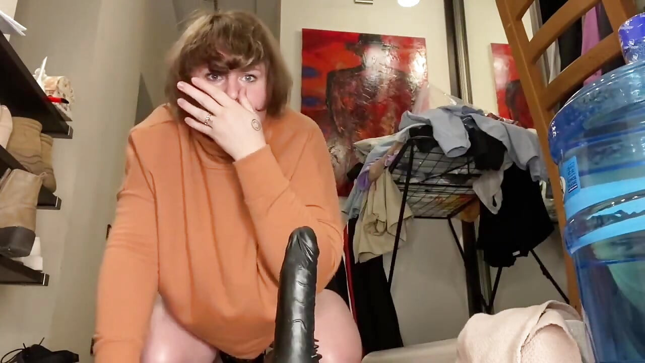 Velma and the mystical dildo
