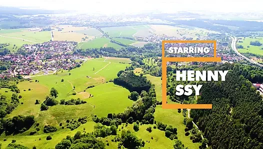 Döle aç sikiş bebek henny ssy yılanını boşaltıyor