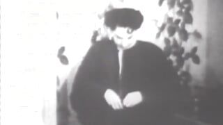 Filme em preto e branco com freira com tesão