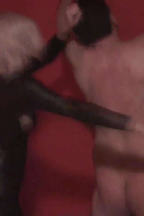 Pointed Boots Kicks in Red Chamber