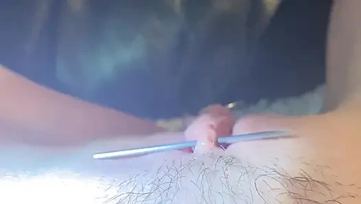 Я пирсинговаю ее