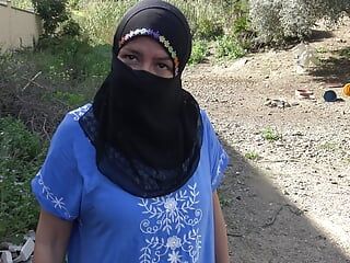 Amerikaanse soldaat neukt Iraakse moslimvrouw in haar kontgaatje