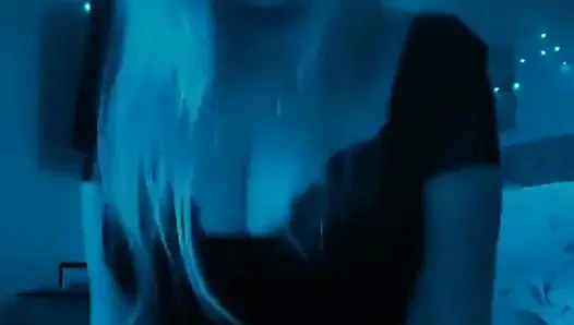 Kızlar seks ve sürtük seviyor