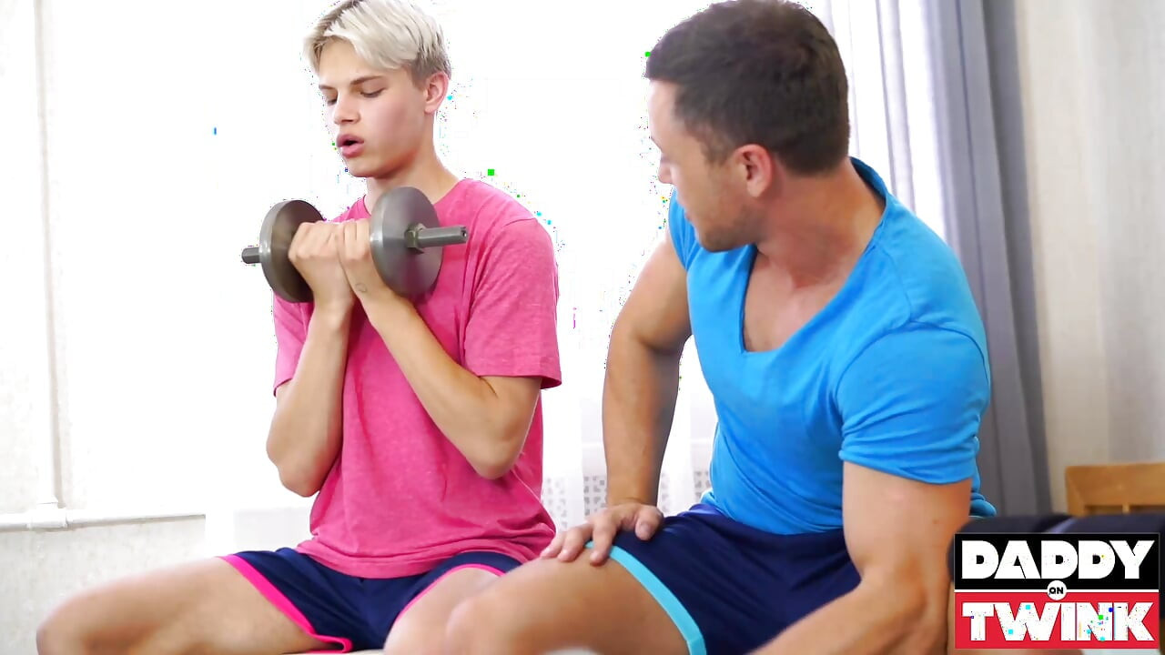 Daddyontwink dan digiron ve daniel star ateşli prezervatifsiz oyun