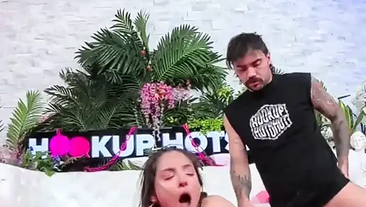 Mulut dan memek ava alex dientot pakai dildo!