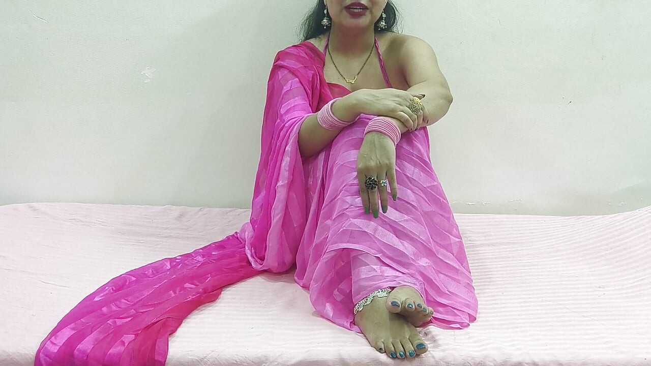 Uska pička Desi Bhabhi u sariju žestoko jebana od Devara na hindskom audio
