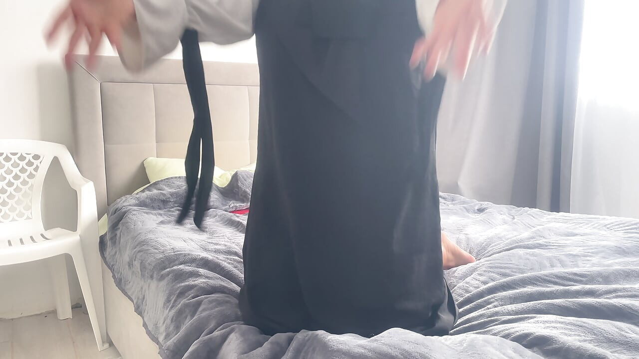 I caught my Arab stepmom having phone sex and banged her.