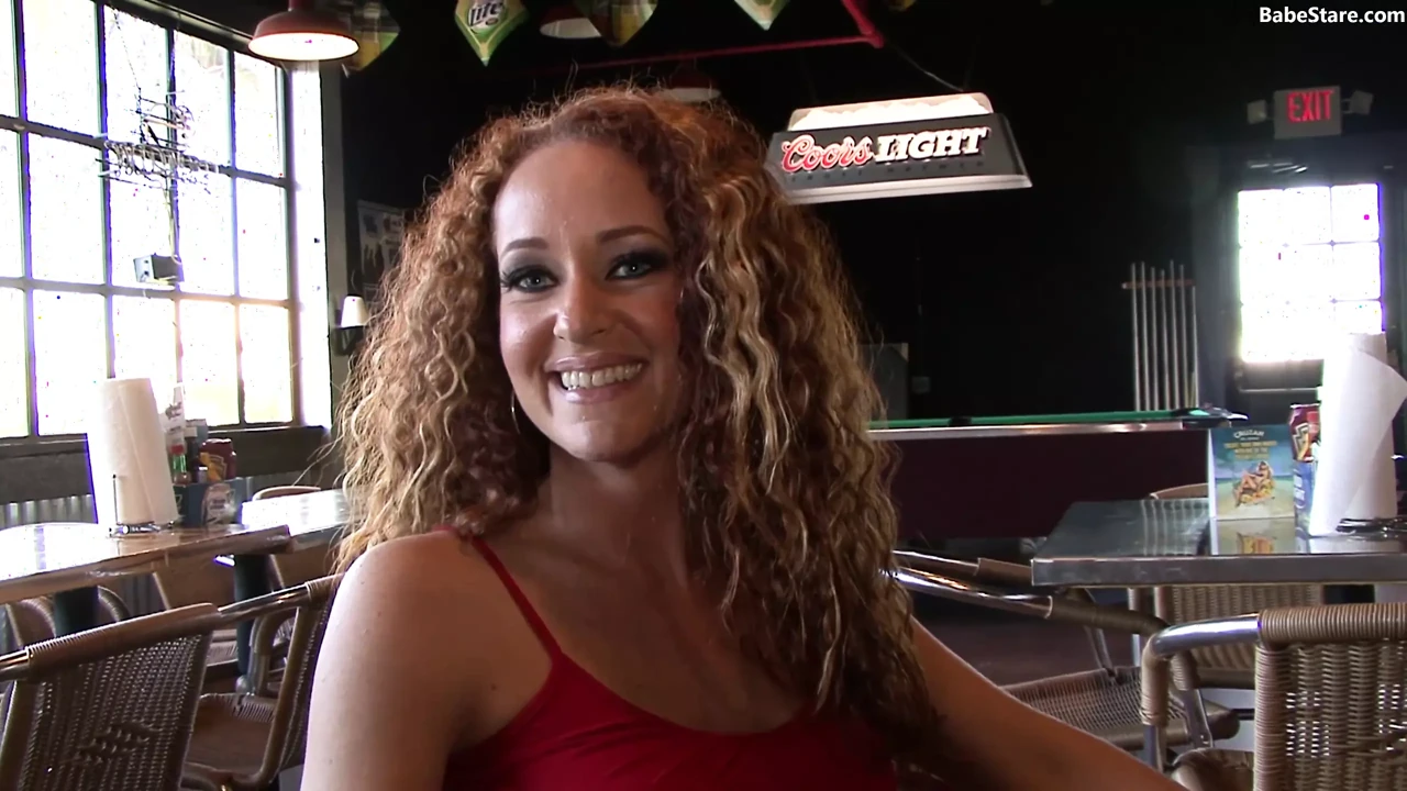 Sultry redhead gets picked up at the bar for a good night