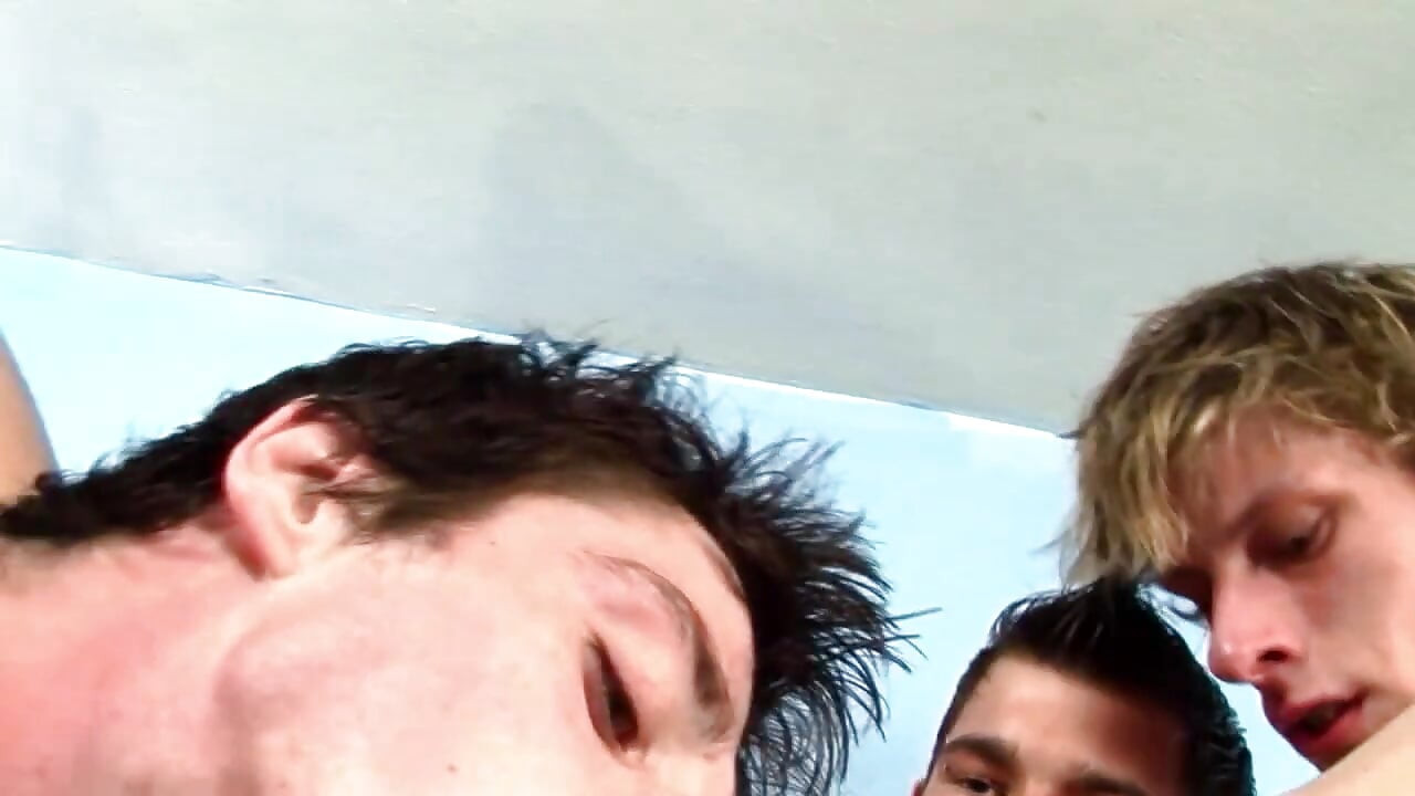Gay anal orgy! - No condom
