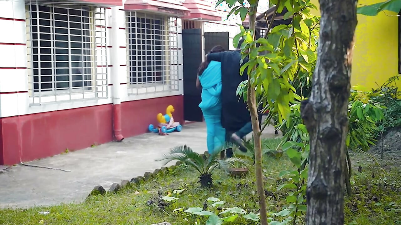 Sadi sudha aurat se majduri karwate samay chodna bhi start kar diya hindi sarvent hot sex