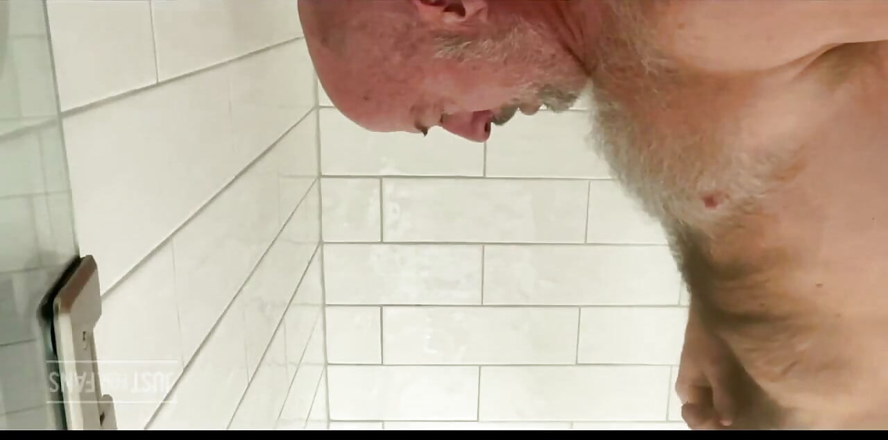 Guy Pissing