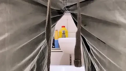 Meine hosen benetzen, wenn ich es nicht mehr halten kann und mache ein chaos