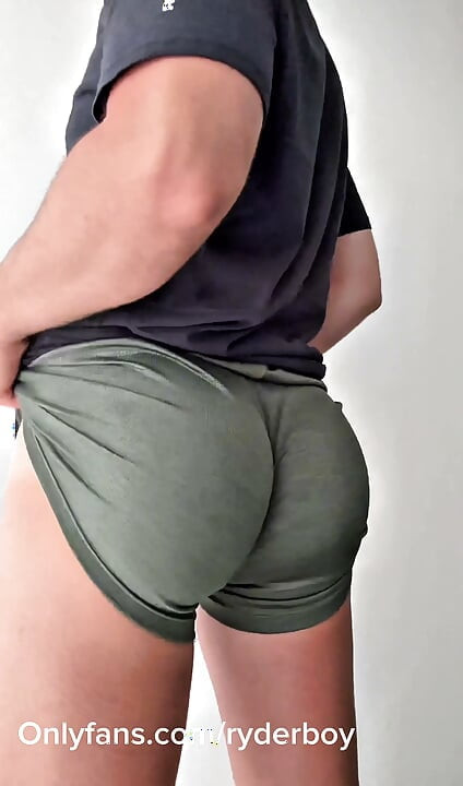 Horny Guy After Gym Fingering & Bouncing His Ass Perfect Bubble Butt