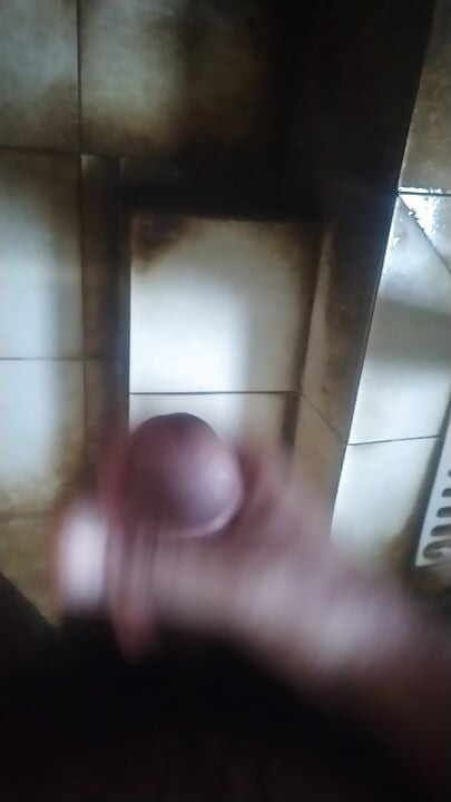 Baathroom men viry nikaalna bhaari maastarbeshan