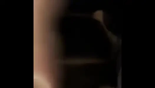 İş arkadaşıyla öğle yemeğinde aldatıyor