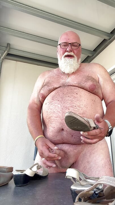 Ralf, gruba, dewiant szarpana świnia, pokazuje po raz kolejny, co robi najlepiej.