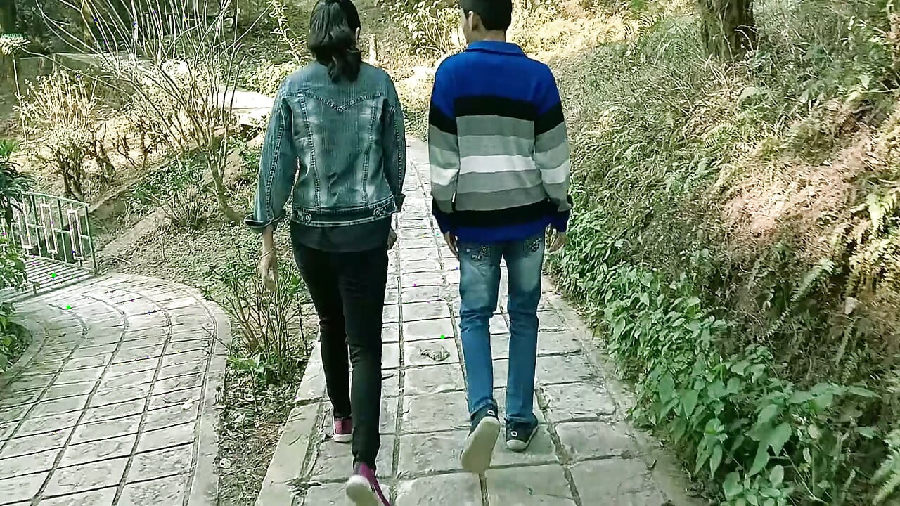18 Year Old Indian College Boy Hot Sex with Mature Desi Bhabhi Punam