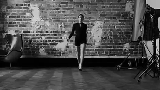 MonaBurrington видео