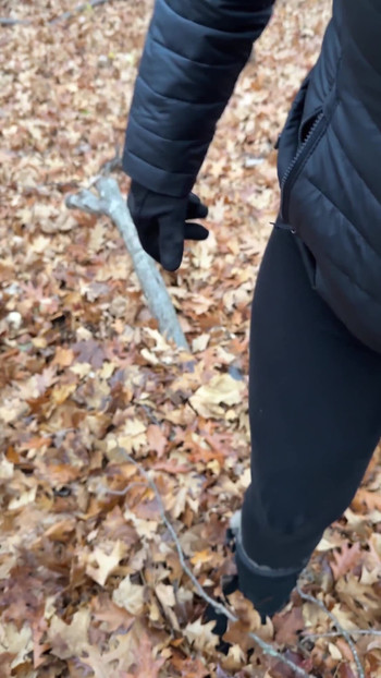 Spännande ögonblick från "Fångad i skogen, dusch retas och läggdags orgasm"