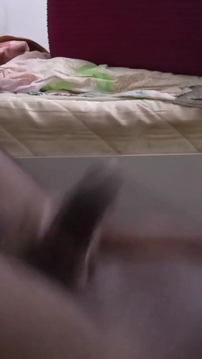 I can't stand seeing the ass and tits of a girl who works with me. | Clip 1